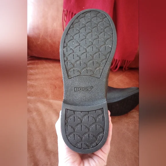 BOGS Leather & Rubber Black Women's Boots - Picture 3 of 9